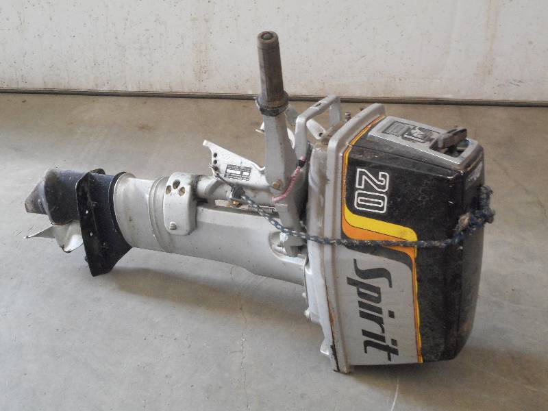 lot 13 image: Spirit Arctic 20HP Outboard Motor, ...