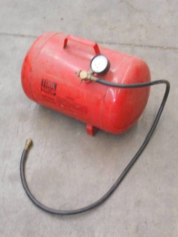 lot 23 image: 5-Gallon Portable Air Tank--Has A B...