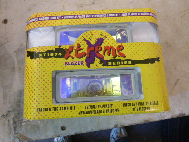 2 Blazer Xtreme Series Halogen Fog Lamp Kit