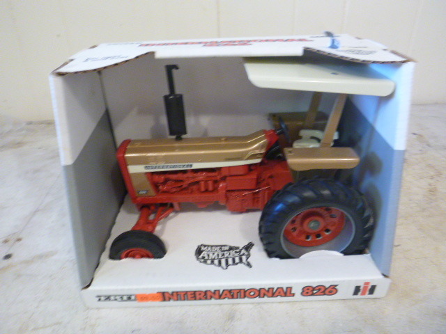 International 826 Ertl Metal Die Cast Tractor