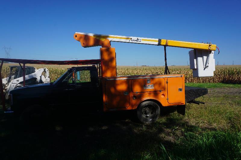 1991 Chevrolet Cheyenne 3500 Bucket Truck