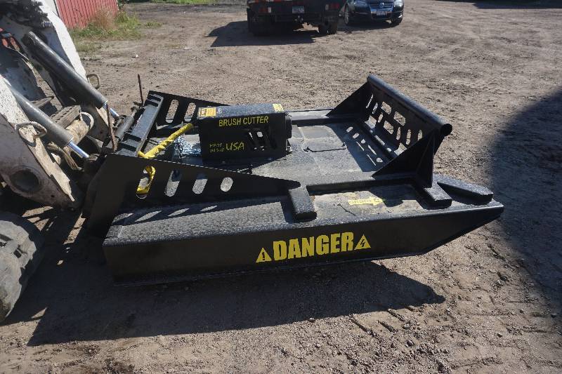 Universal Mount Bobcat Skid Loader Skid Steer 72 Hydraulic Brush Hog Attachment