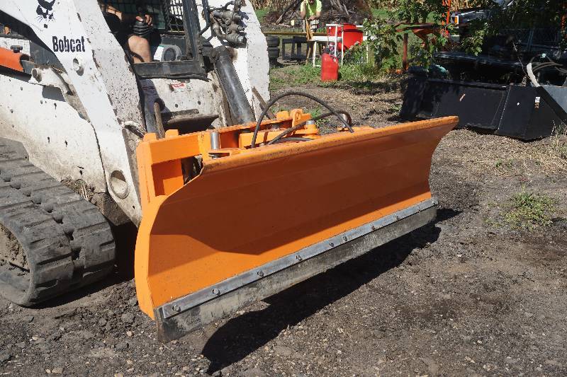Universal Mount Bobcat Skid Loader Skid Steer SP220 7' Snow Plow