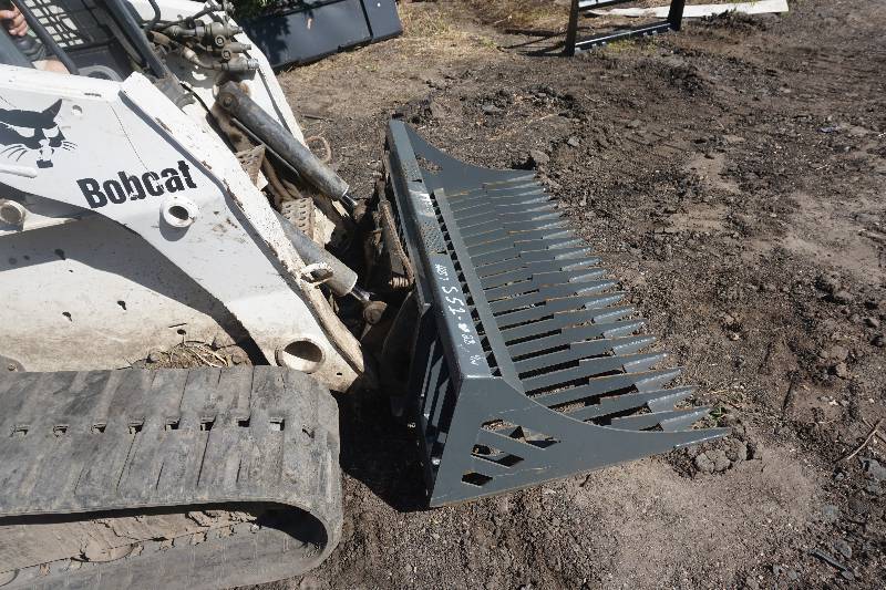 Universal Mount Bobcat Skid Loader Skid Steer 72 Rock Bucket
