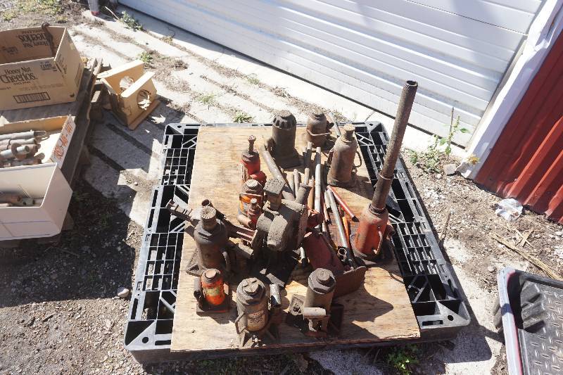 Large Lot of Hydraulic BottleFloor Jacks In Assorted Sizes