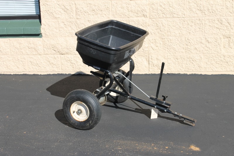 lot 5 image: Agri-Fab Broadcast Spreader