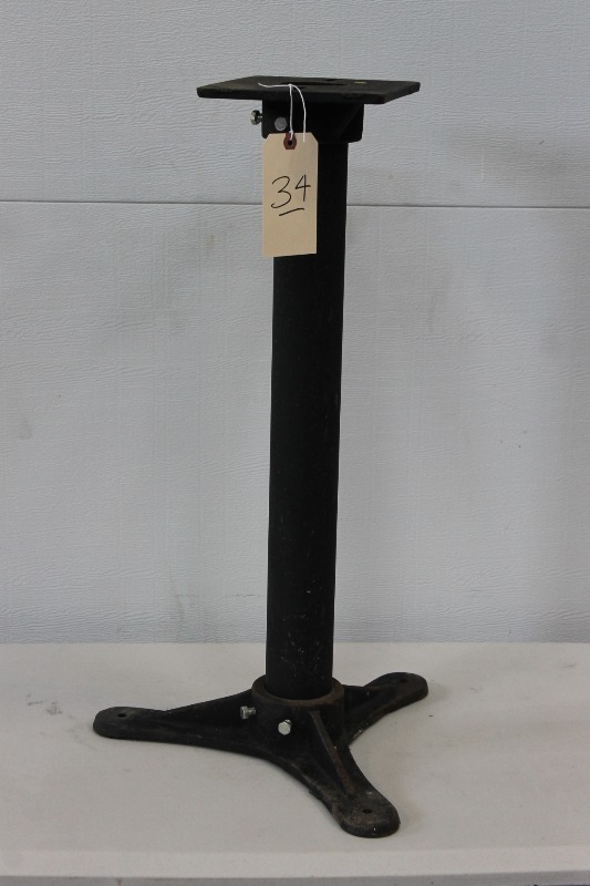 lot 34 image: Tool Stand