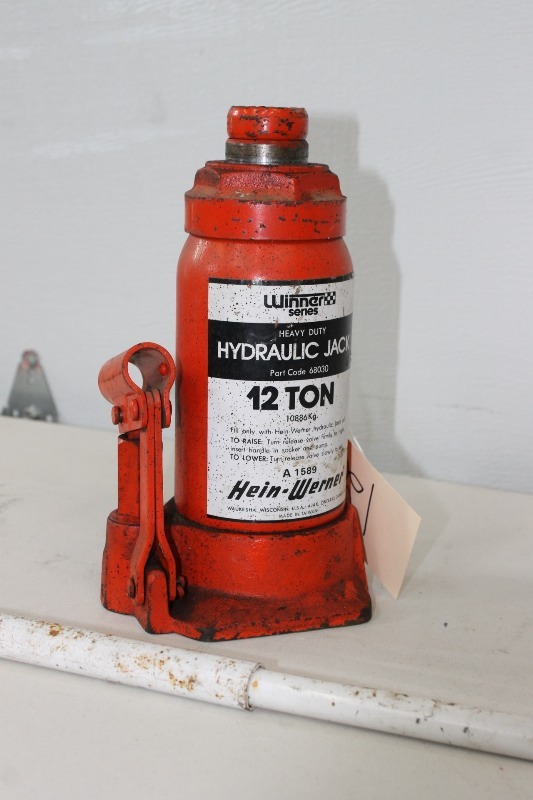 lot 38 image: Hydraulic Jack - 12 Ton