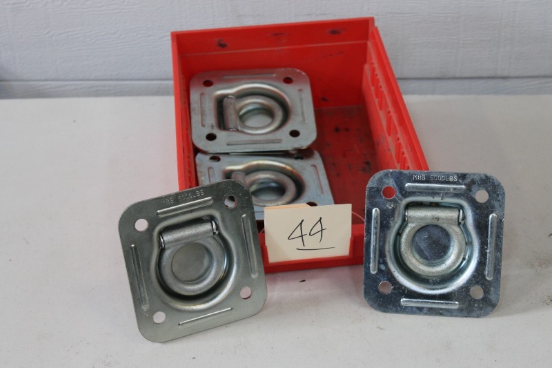 lot 44 image: D-Rings