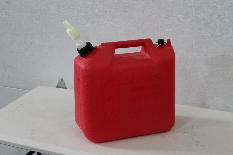 lot 53 image: Plastic Gas Can - 5.0 gal.