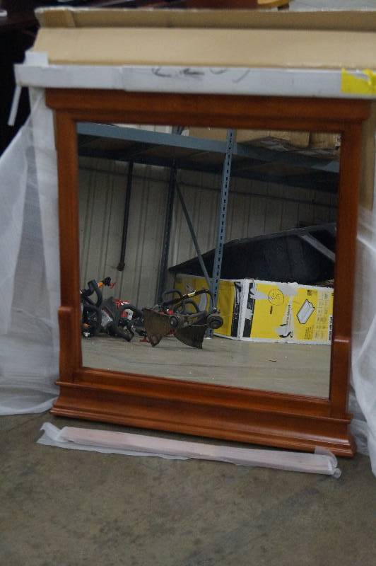 FOREMOST naples 30 x 32 mirrior