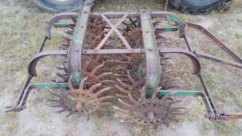 lot 4 image: John Deere Rotary Hoe