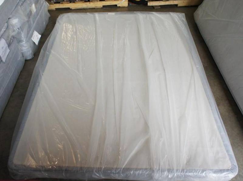 lot 3 image: Serta Queen Box Spring