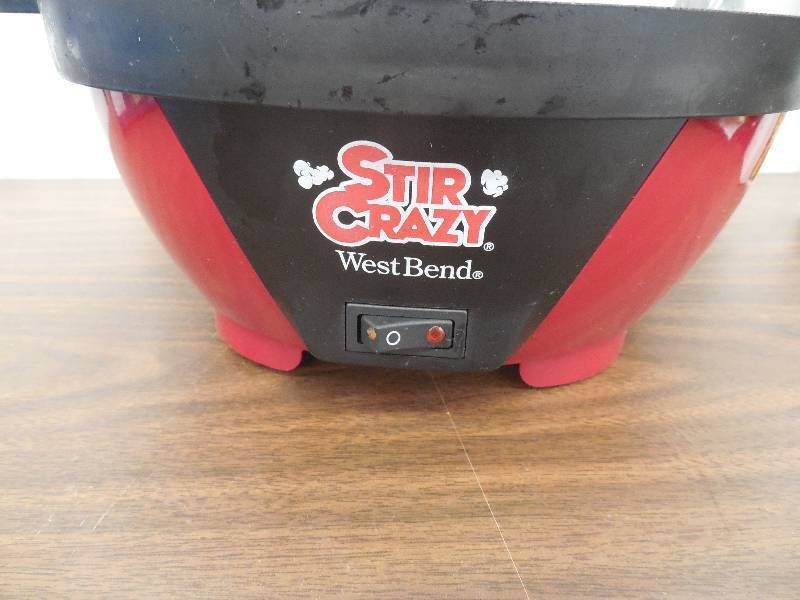 lot 35 image: West Bend Stir Crazy Popcorn Maker Machine