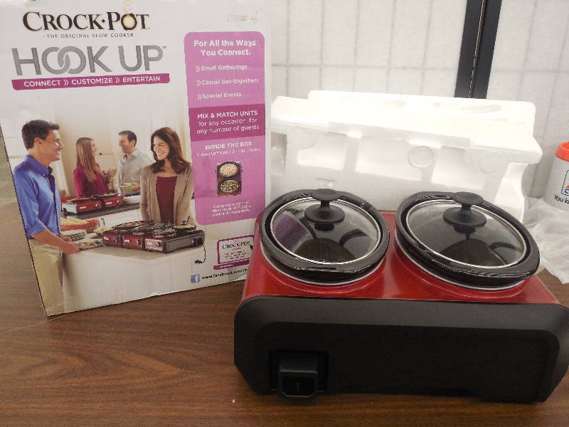 lot 5 image: Crock-Pot Hook Up Connectable Entertaining System, Two 1-Quart, Metallic Red
