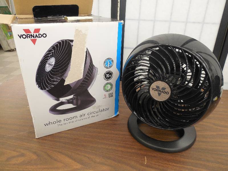 lot 14 image: Vornado Fan AIR CIRCULATOR 360