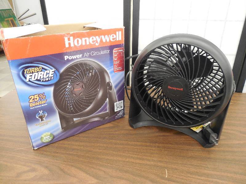 lot 18 image: FAN Honeywell TurboForce Air Circulator - Black