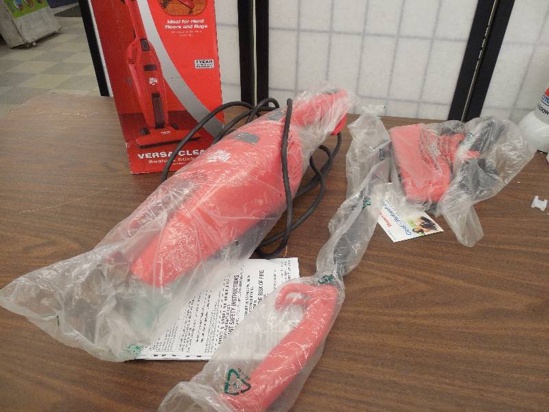lot 30 image: Dirt Devil Vibe 3-in-1 Corded Bagless Stick Vacuum