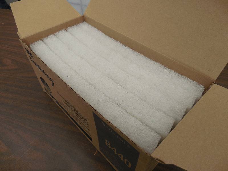lot 45 image: NEW CASE 3M Doodlebug 8440 White Cleaning Pad, 4.625 x 10