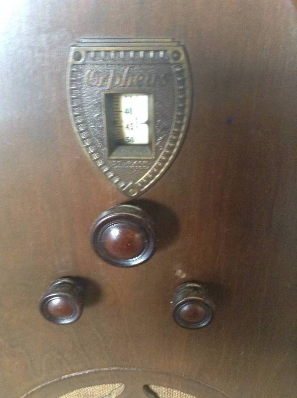 lot 16 image: Vintage Orpheus Radio