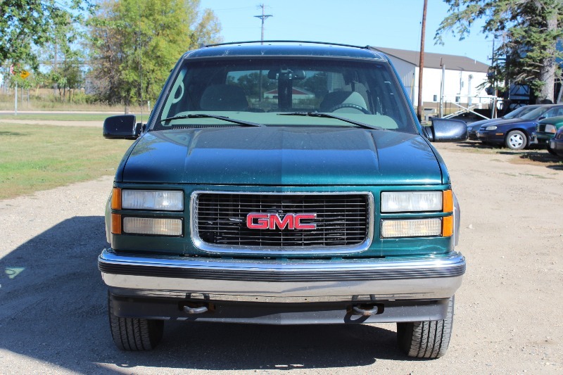 1999 GMC Suburban 1500 SLE