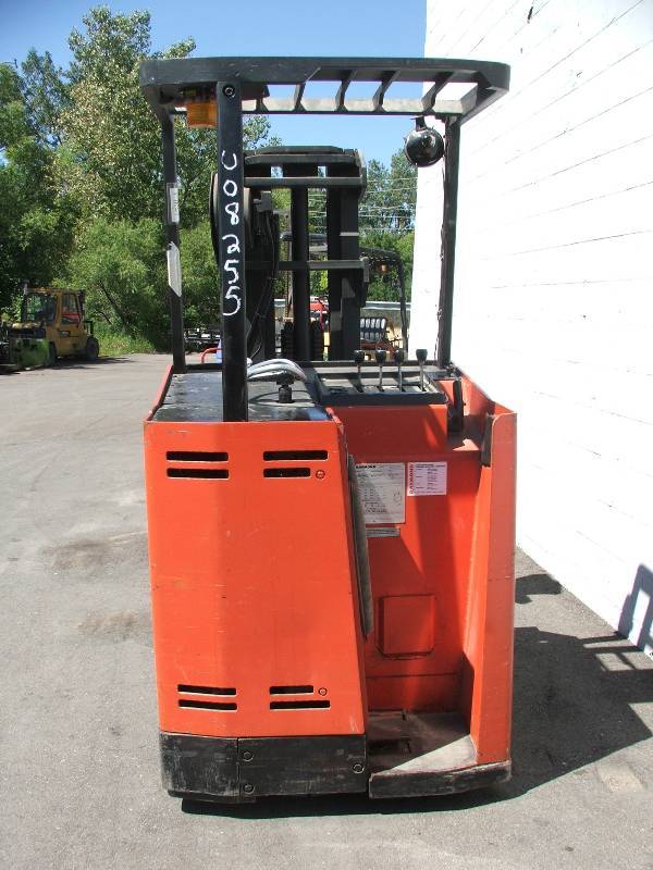 Raymond 4000lb stand up counter balance forklift