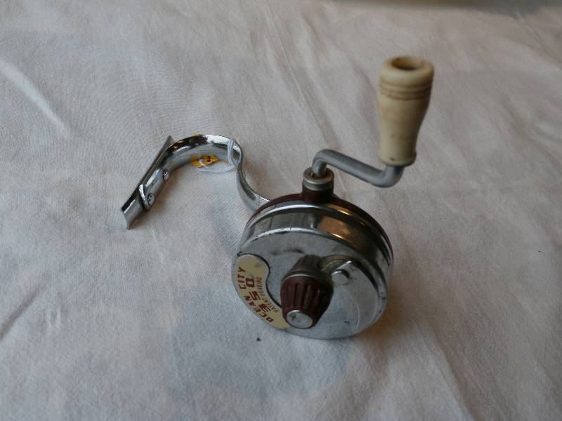 lot 38 image: Ocena City - Spin Cast Reel