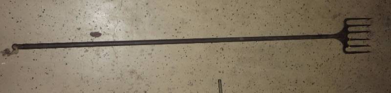 lot 7 image: Vintage Ice Fishing Spear