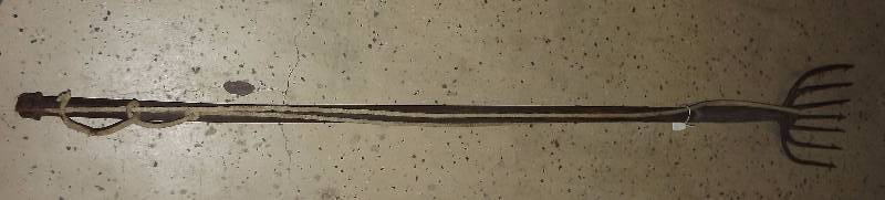 lot 8 image: Fish Spear With Leaded Weight