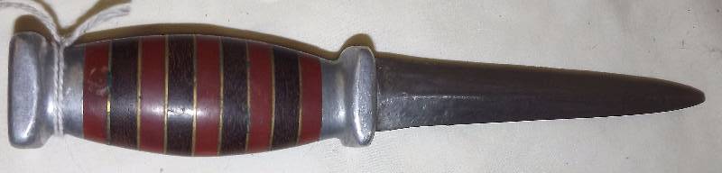 lot 32 image: Vintage Handmade Dagger Knife