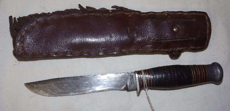lot 33 image: Vintage Wade Butcher Sheffield England Knife