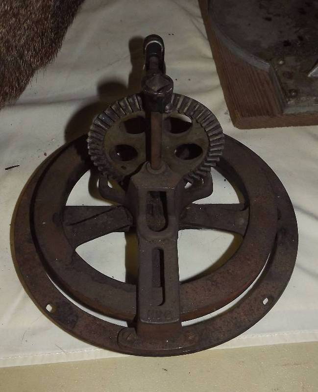 lot 39 image: Gear Drive For Centerfuge To Test Milk