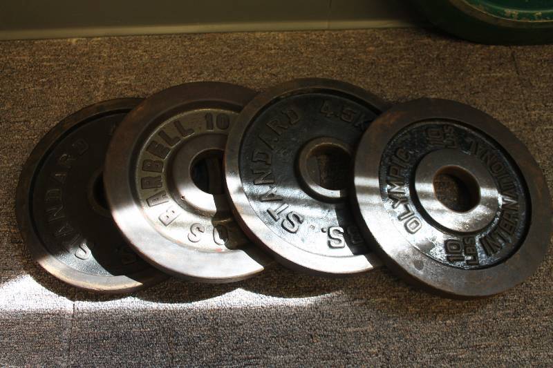 lot 20 image: Plate weights