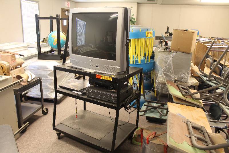 lot 43 image: Multimedia Cart