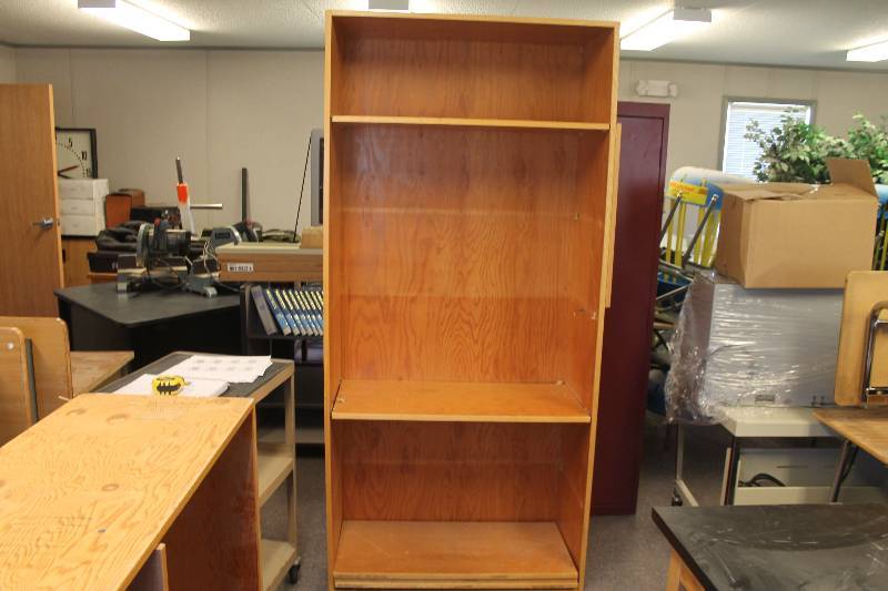 lot 85 image: Large wooden Shelf w Tac board