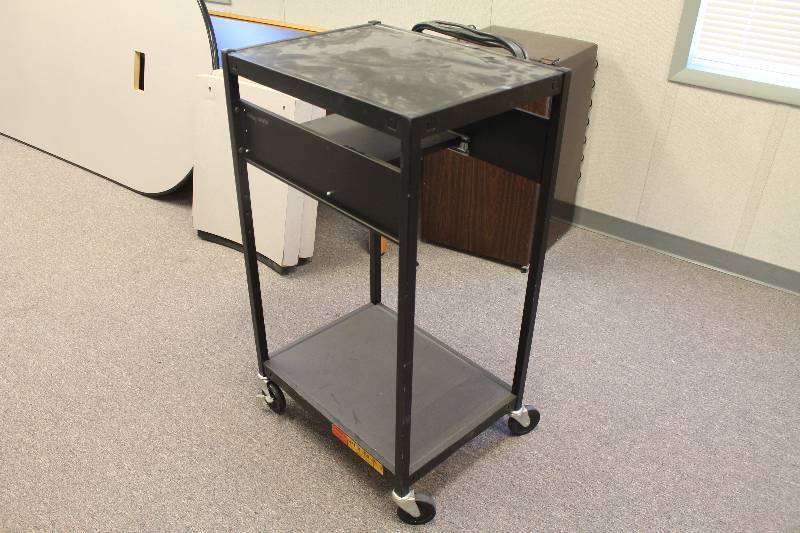 lot 116 image: Wheeled, powered Cart
