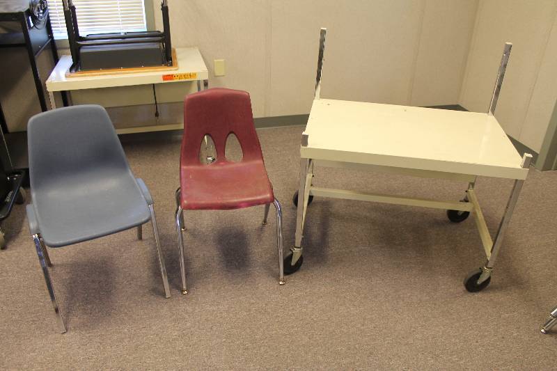 lot 119 image: Chairs and desk  cart