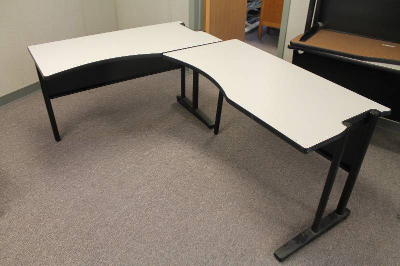 lot 121 image: Desks