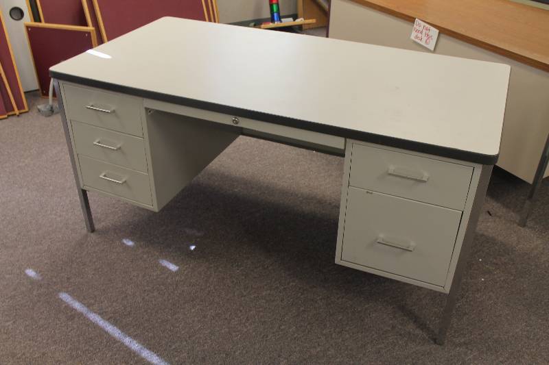 lot 152 image: Teachers Desk