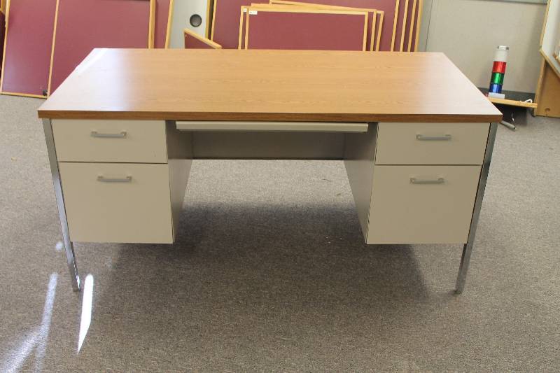 lot 153 image: Teachers Desk