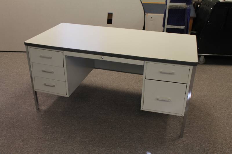 lot 154 image: Teachers Desk