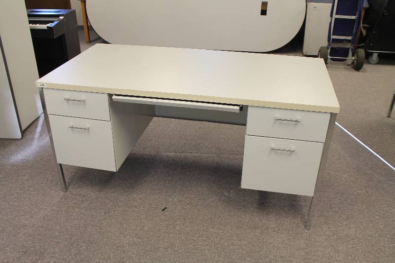 lot 157 image: Teachers Desk
