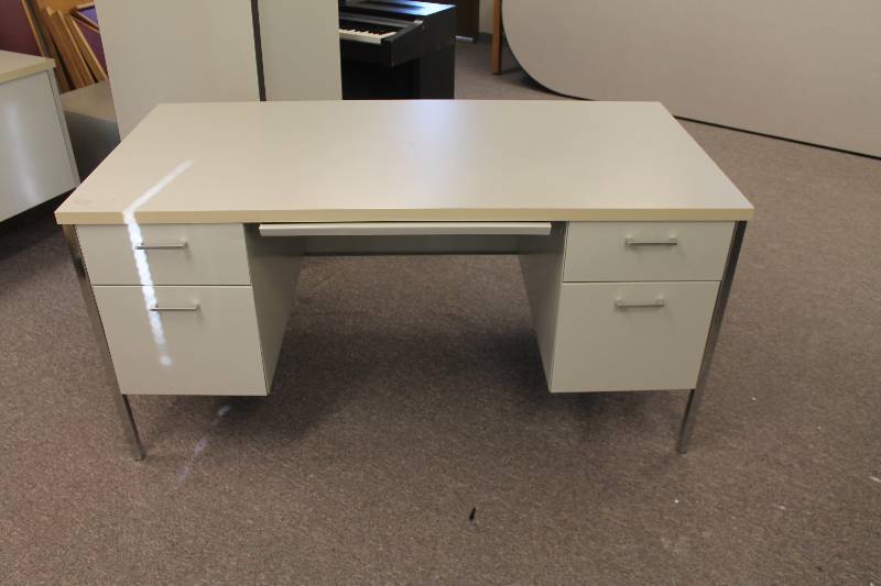 lot 160 image: Teachers Desk