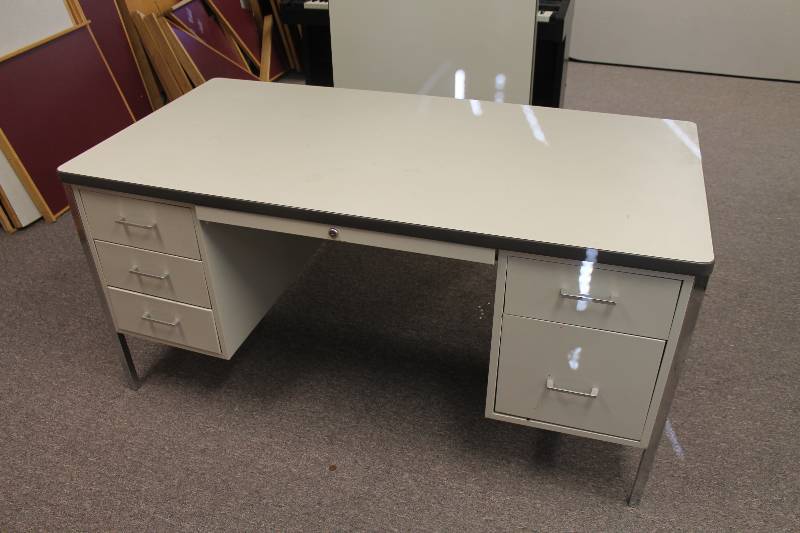 lot 162 image: Teachers Desk