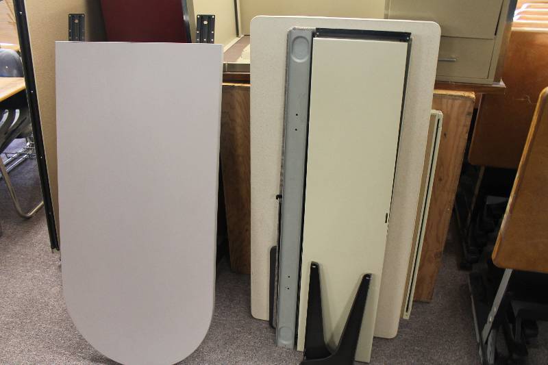 lot 310 image: Misc furniture pieces