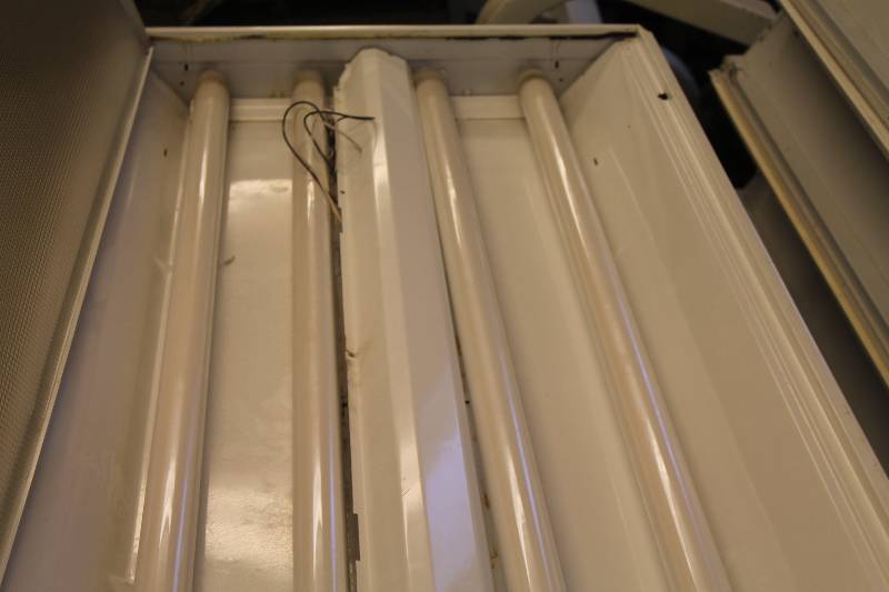 lot 51 image: Commercial  Industrial Lighting