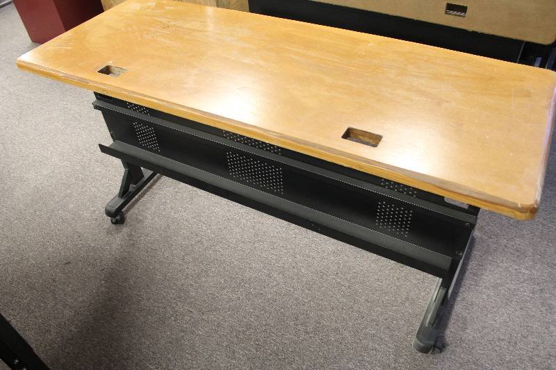 lot 78 image: Folding Computer Desk  Table
