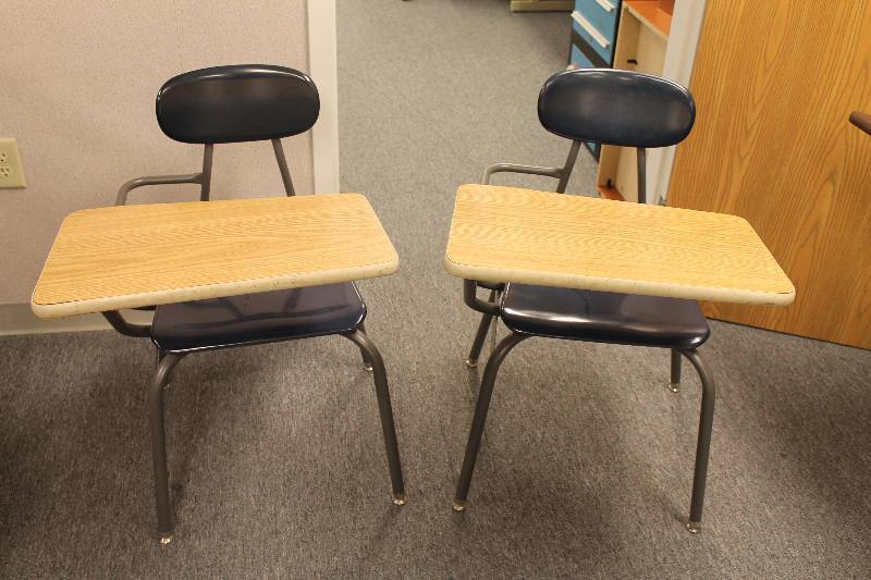 lot 198 image: Student Desks