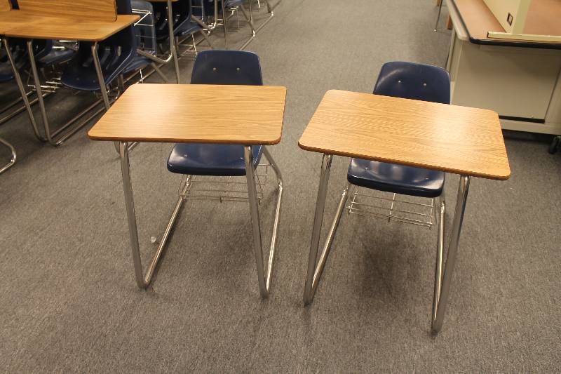 lot 279 image: Student Desks