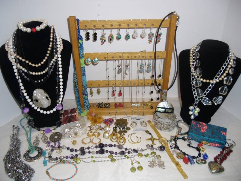 J-1  Bracelets, Necklaces, Earrings & Rings Vintage to Newer Costume Jewelry